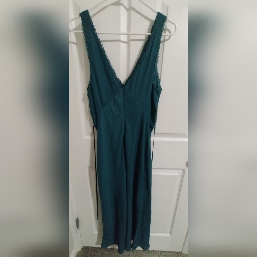 Wild Fable V-Neck Dress Medium - Picture 2 of 4
